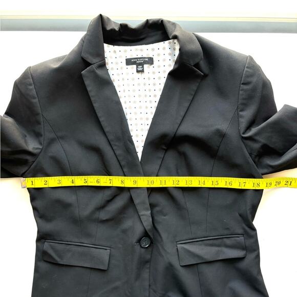 Ann Taylor Black Blazer, Cropped, Waist Length, Size 12P, Petite Jacket - Picture 6 of 10